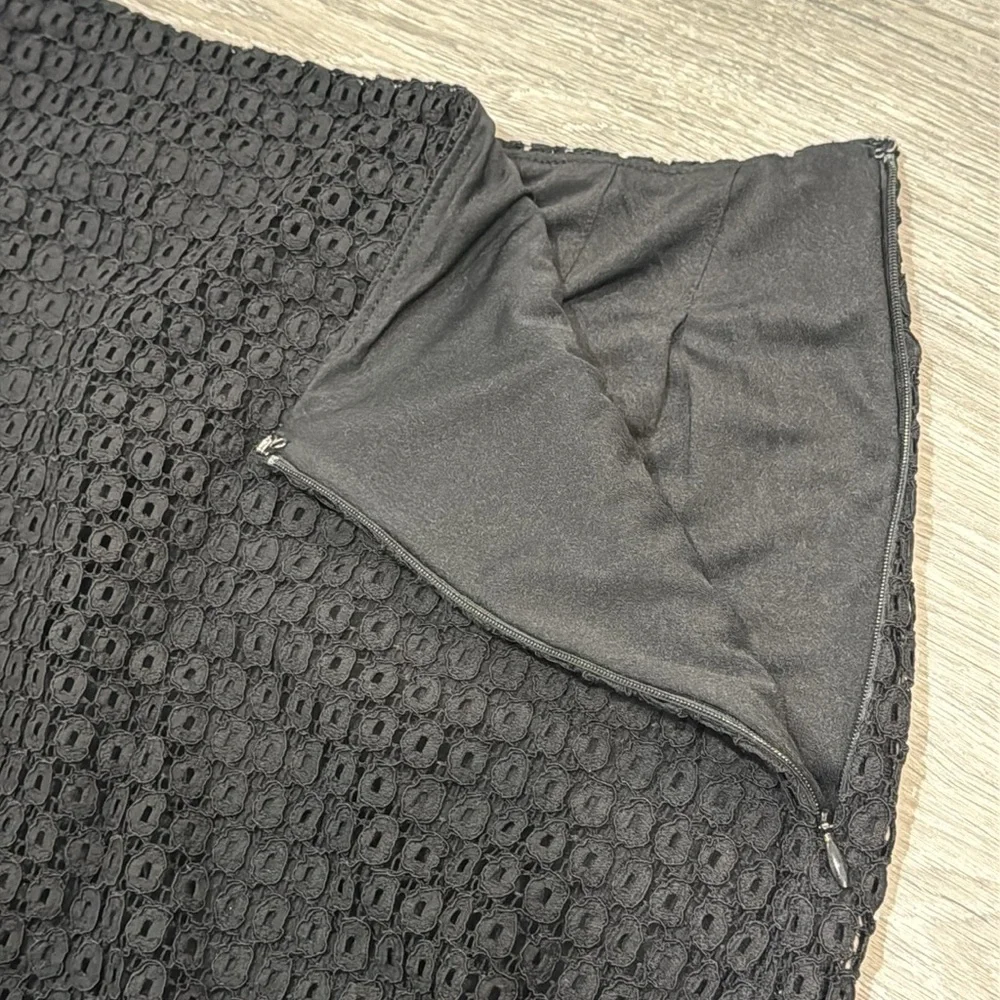 Women’s Express Women’s High Waisted Black Lace Skirt Size 6